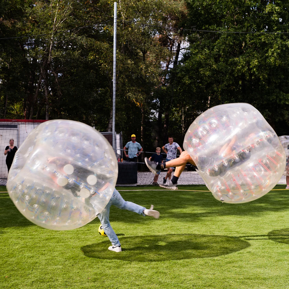 action rebondissante de bubble soccer