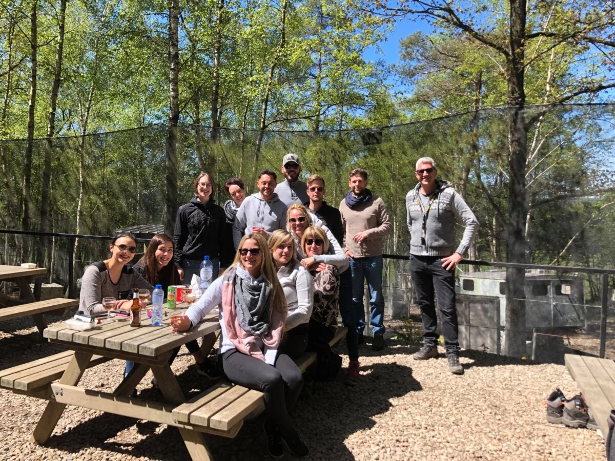 groupe profitant du soleil chez Activ PArk